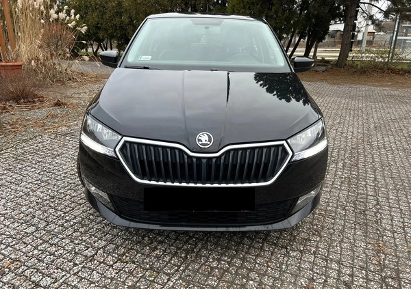 Skoda Fabia cena 27900 przebieg: 243332, rok produkcji 2019 z Poznań małe 56